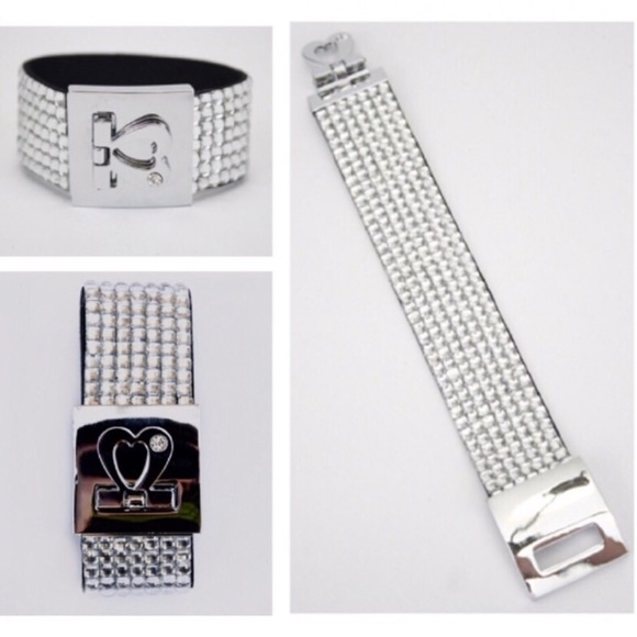 ✨5 for 30✨ Crystal Heart Clasp Cuff Bracelet - Picture 4 of 4